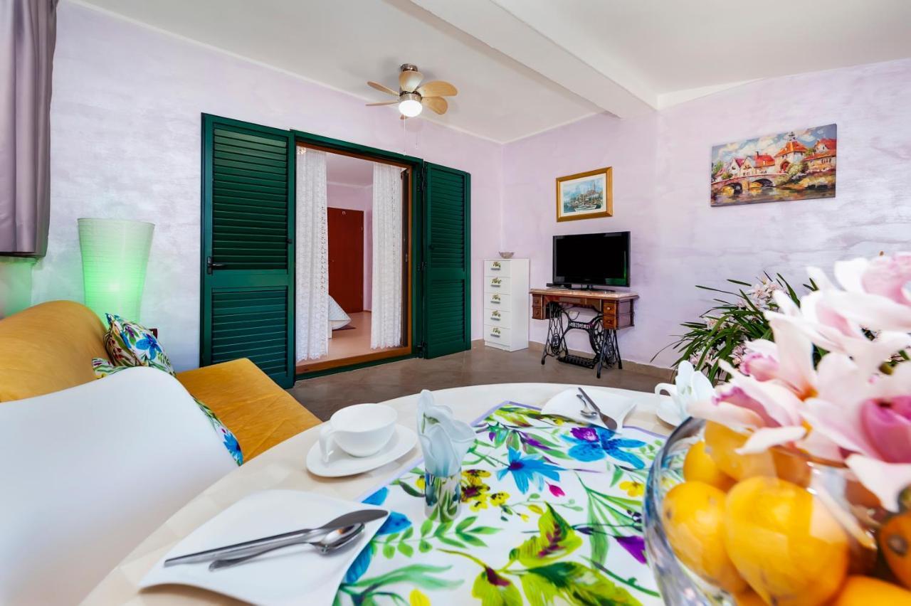 Apartments And Rooms Villa Dea Adults Only Rovinj Eksteriør bilde