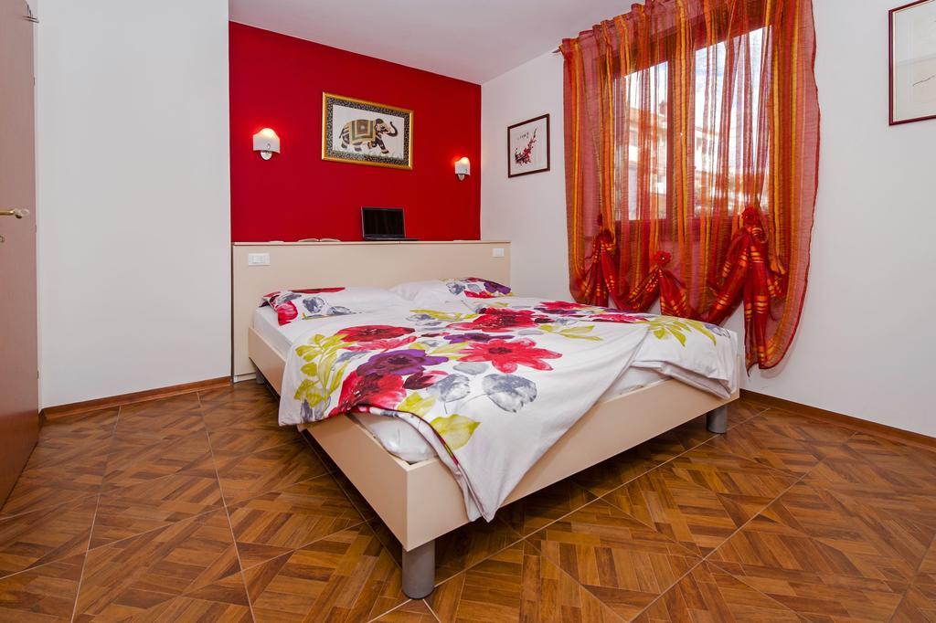 Apartments And Rooms Villa Dea Adults Only Rovinj Eksteriør bilde